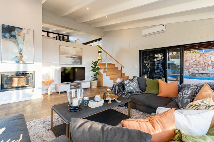 4 Bedroom Property for Sale in Stonehurst Mountain Estate Western Cape